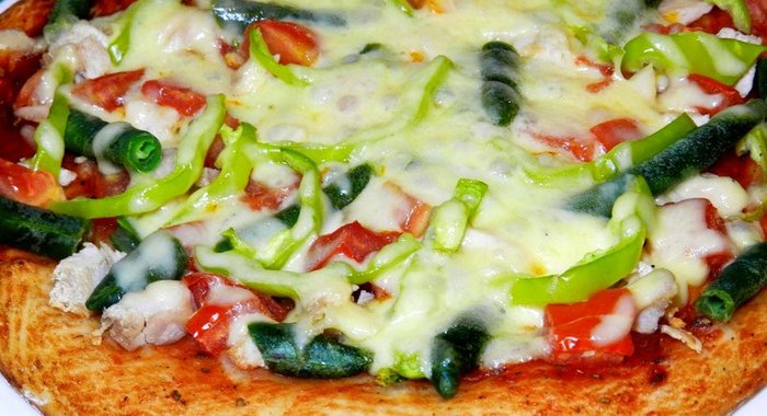 Пицца с фасолью и болгарским перцем