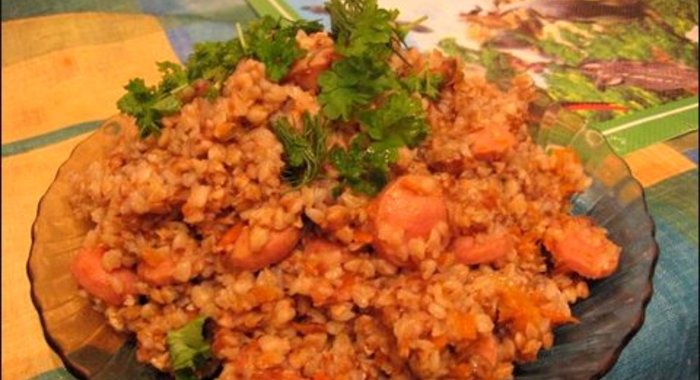 Гречка с сосисками