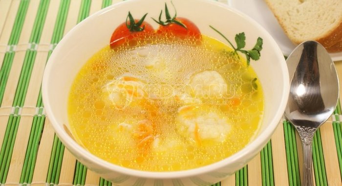 Суп с клецками на курином бульоне