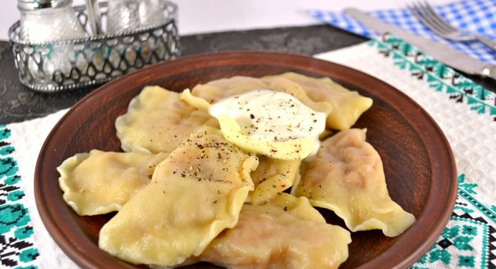 Вареники с капустой из яичного теста