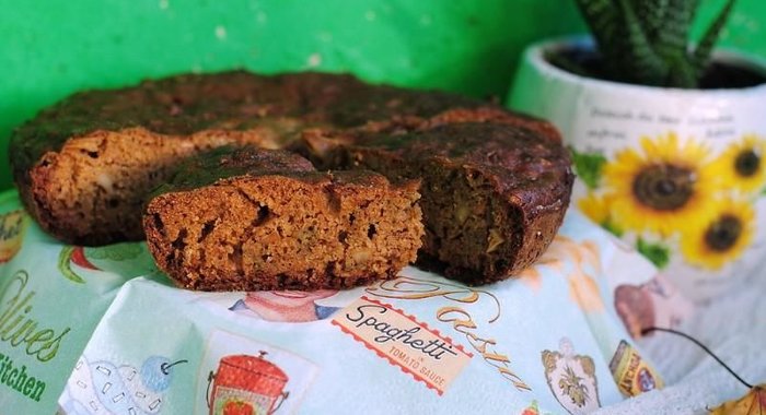 Шарлотка с капустой в мультиварке