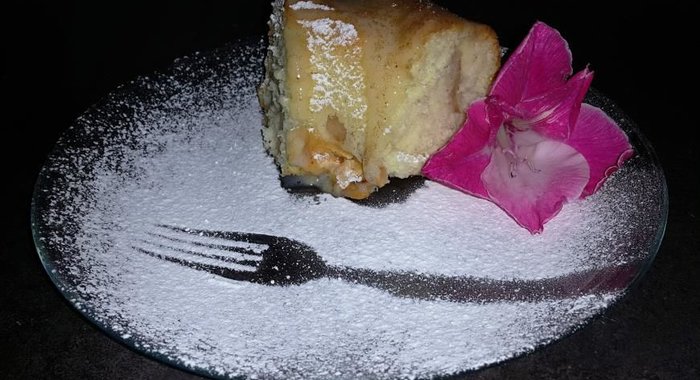 Классическая шарлотка с заварным кремом