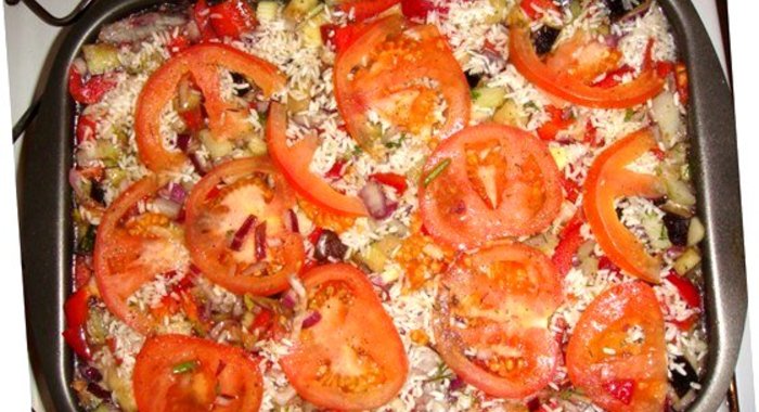 Мясное рагу с перцем, помидорами и баклажанами