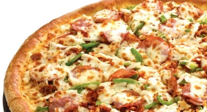 Пицца с курицей и беконом