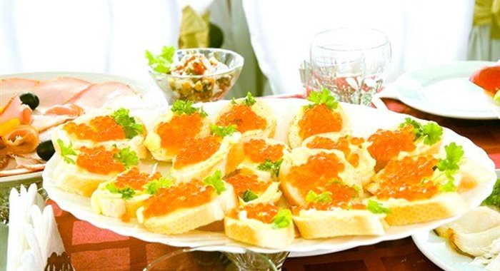 Канапе с икрой