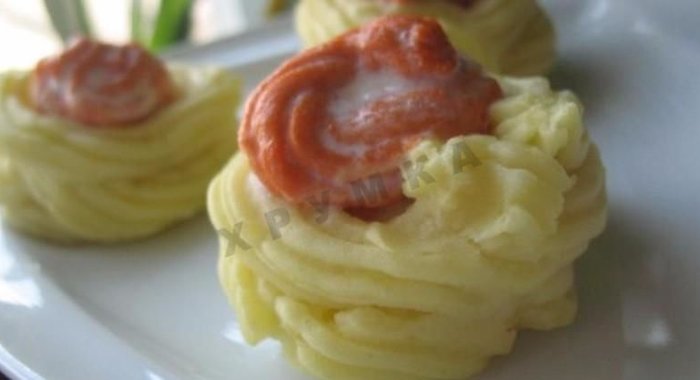 Картофельные корзинки с рыбным муссом