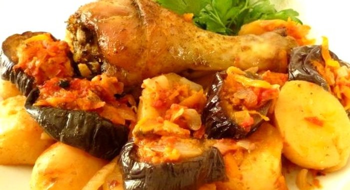 Жаркое с баклажанами и картошкой