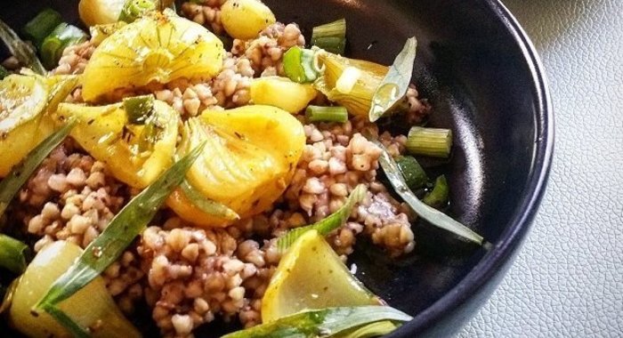 Гречка с молодым луком