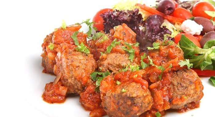 Фрикадельки из баранины в томатном соусе со специями