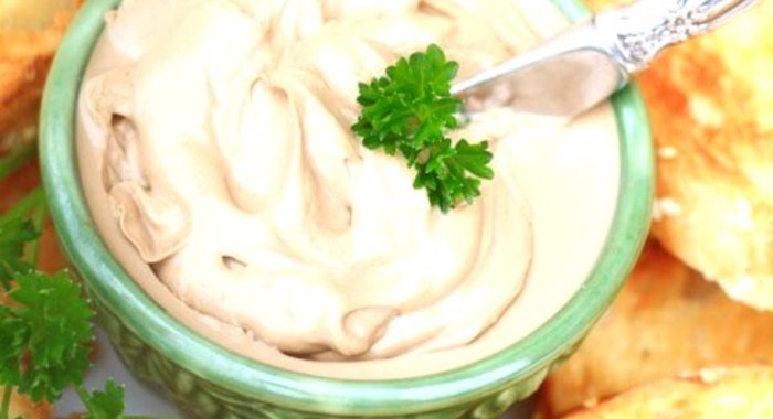 Грибной паштет с домашним сыром и эстрагоном