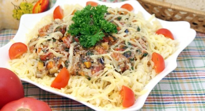 Овощи с макаронами и сыром