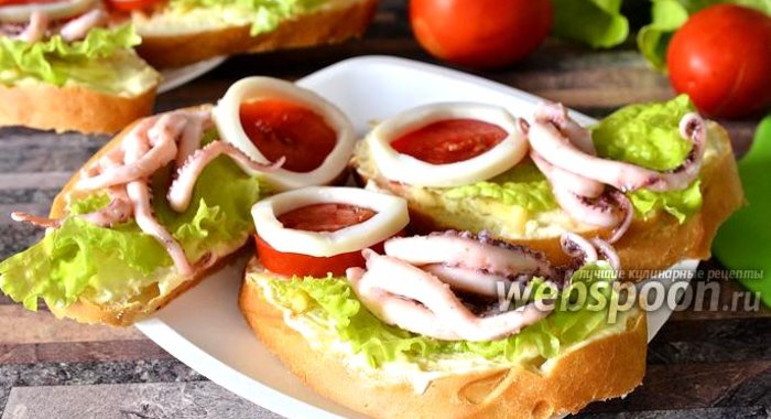 Бутерброды с кальмарами, осьминогами и сыром