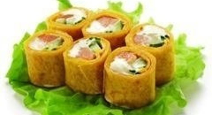 Запеченные роллы с лососевой начинкой
