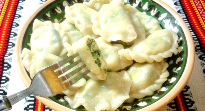 Вареники с крапивой и творогом