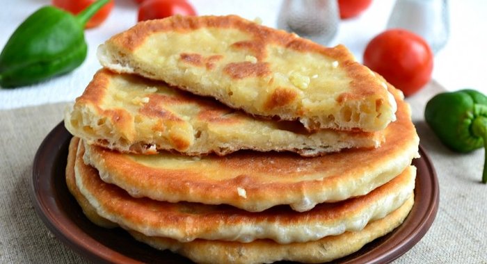 Чесночные лепешки в мультиварке