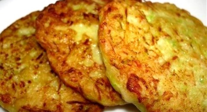 Сладкие оладьи из кабачков и яблок