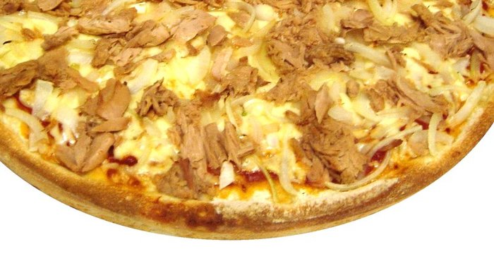 Пицца с тунцом и бочковыми огурцами