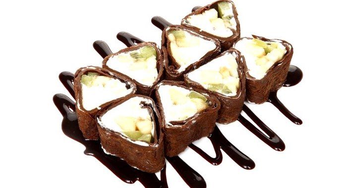 Шоколадные роллы с яблоками и апельсинами