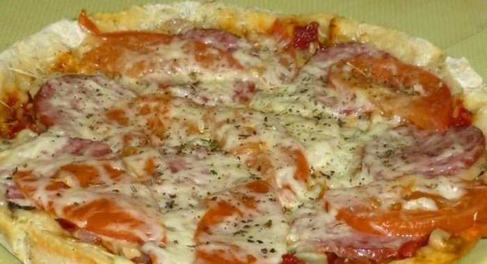 Пицца с сыром в мультиварке