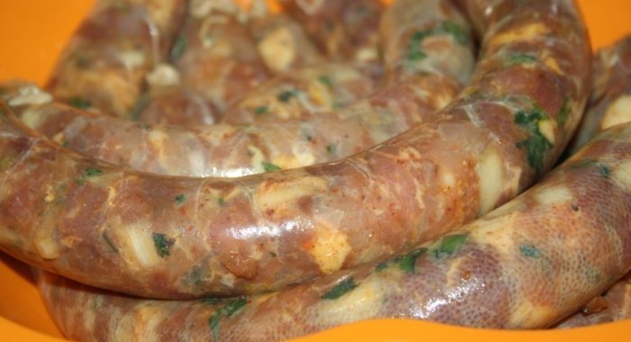 Домашние свино-говяжьи купаты-карри