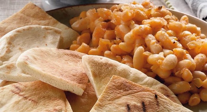 Египетский завтрак (фул мудаммес и кофе)