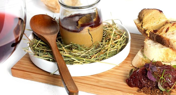 Куриный паштет с желе из вина