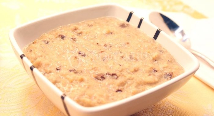 Каша рисовая с бананом и черносливом