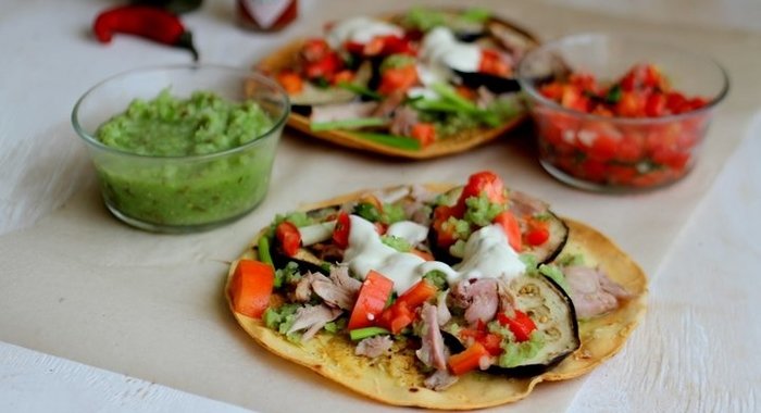 Тостадос с курицей и овощами