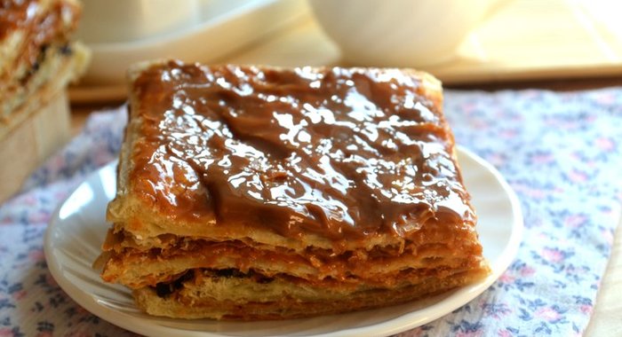 Торт из слоеного теста