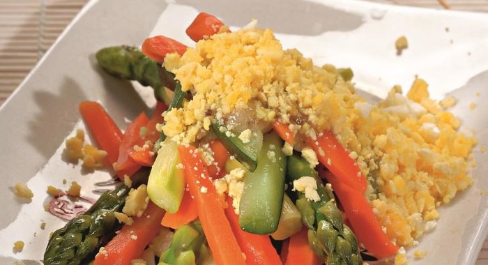 Овощи с соусом мимоза