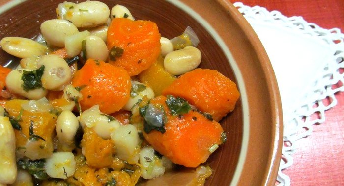 Овощное рагу с тыквой и фасолью