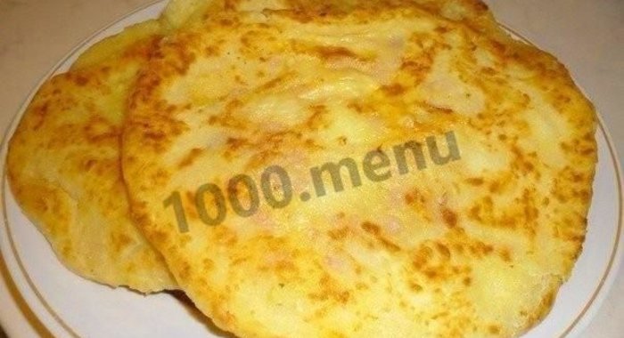 Сырные лепешки на кефире с ветчиной