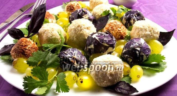 Сырные шарики с виноградом
