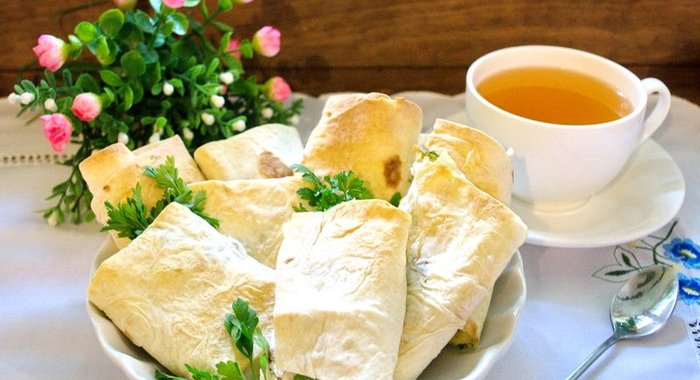 Лаваш с начинкой, запеченный в духовке
