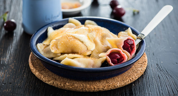 Заварные вареники с вишней