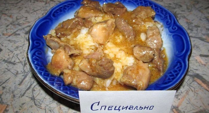 Гуляш из свинины с подливой