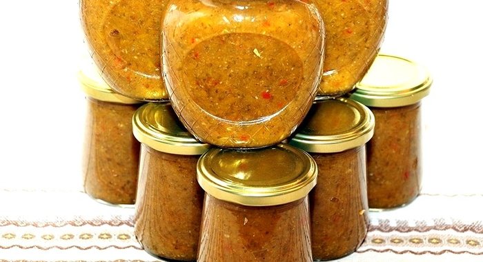 Соус ткемали с аджикой