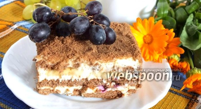 Шоколадный торт из затяжного печенья с бананами