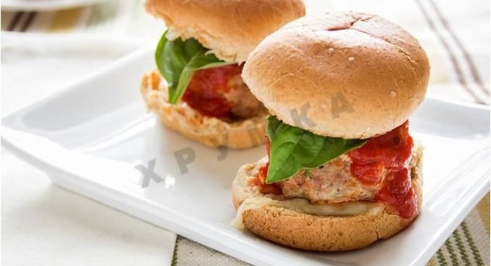 Булочки с фрикадельками из индейки