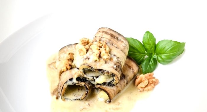 Рулетики из баклажанов с сыром