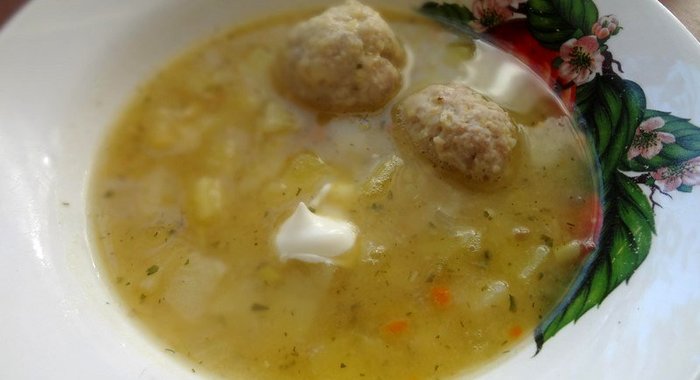 Гороховый суп с фрикадельками