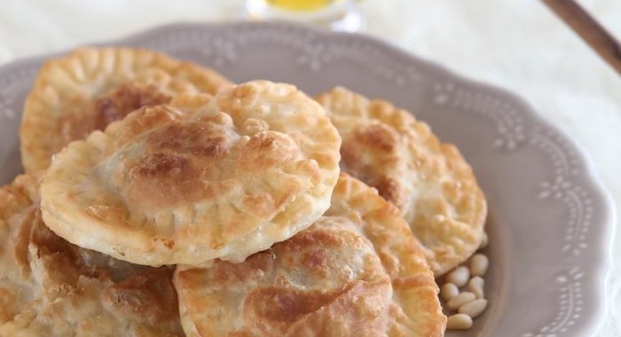 Пирожки с финиками по-ливански