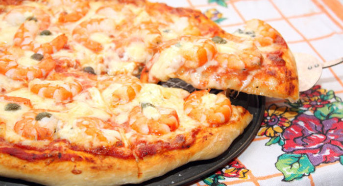 Пицца с креветками