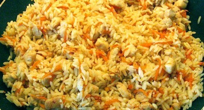 Золотистый плов с курицей