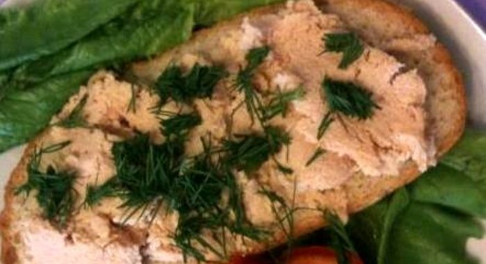 Бутерброды с икрой трески