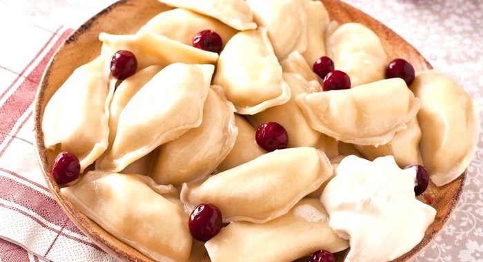 Вареники с замороженной вишней