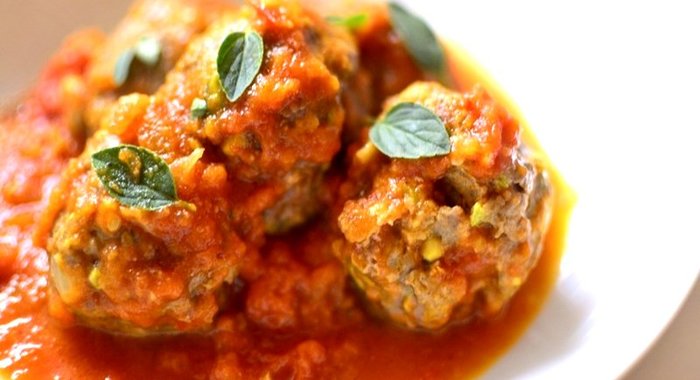 Фрикадельки из козлятины в соусе