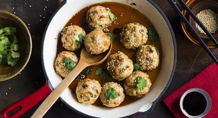 Фрикадельки из курицы в азиатском стиле