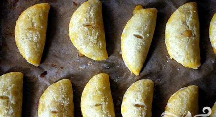 Пирожки с персиками