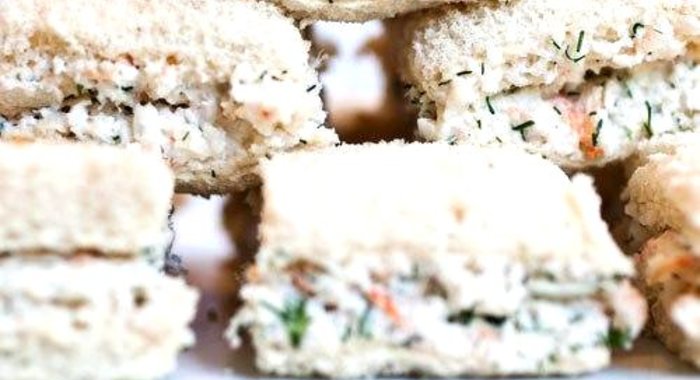 Бутерброды с пастой из креветок